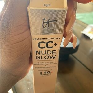 IT Cosmetics CC+ Nude Glow Light